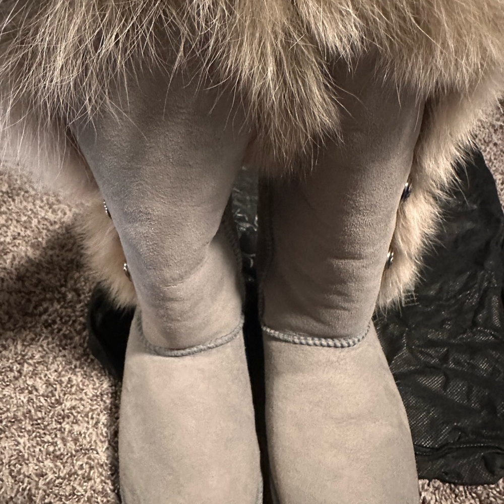 Australia Luxe Collective Gray Fur-Trimmed Winter Boots